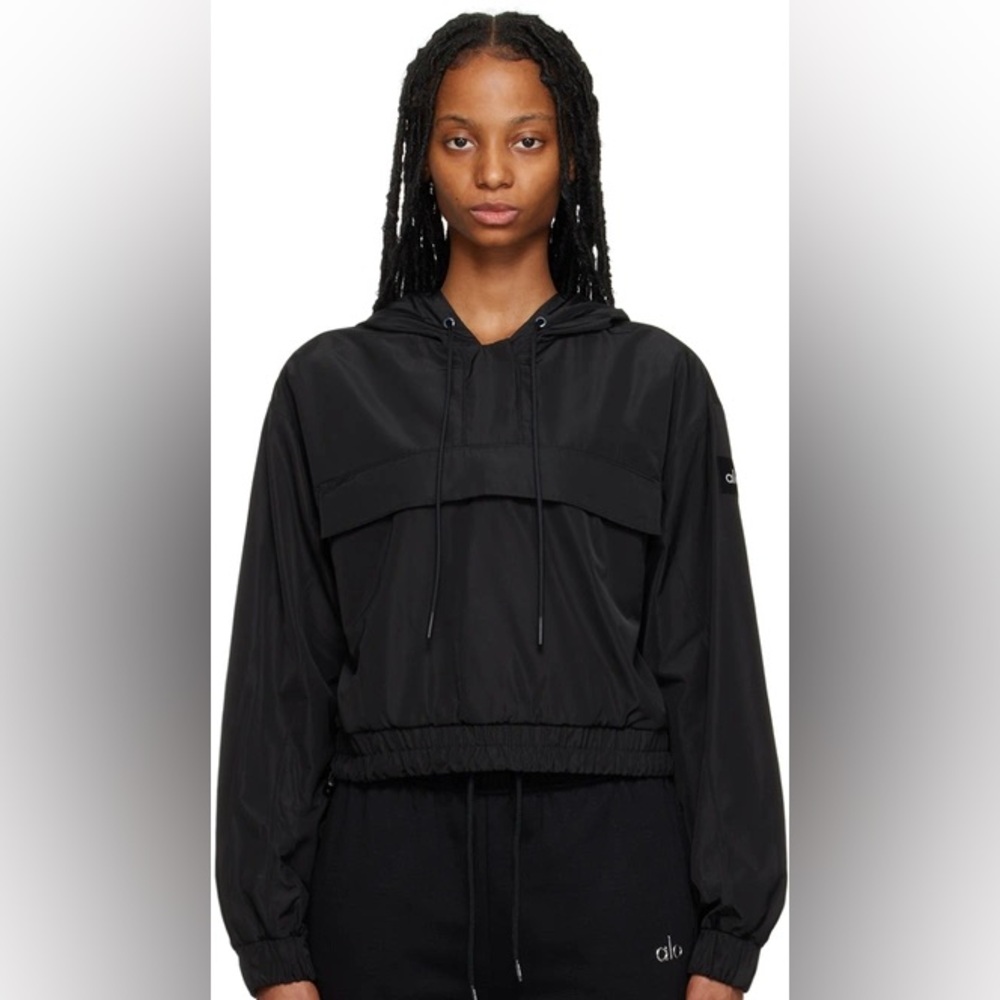 Alo Yoga Black International Anorak Jacket Cropped Nylon 1/4 Zip with Hood